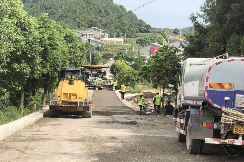 路橋集團(tuán)搶晴天、戰(zhàn)雨天、斗夜間  全力以赴推進(jìn)國道347項(xiàng)目建設(shè)