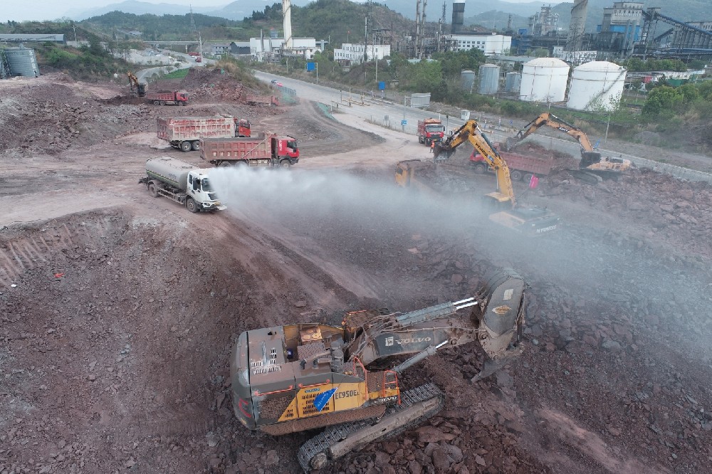 不停工、不斷檔，假期建設(shè)忙！